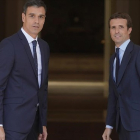 Pedro Sánchez recibe a Pablo Casado en la Moncloa