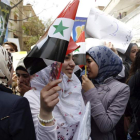 Estudiantes sirias, en una protesta frente a las oficinas de las Naciones Unidas. YOUSSEF BADAWI