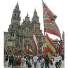 Aspecto que presentaban los pendones leoneses en la Plaza del Obradoiro.
