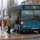 Los pensionistas que ganen menos de 9.158 euros anuales tendrán gratis viajes de autobús urbano