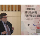 El doctor Ramón de las Peñas, presidente del Grupo Gethi en la reunión científica de ayer en San Isidoro. RAMIRO
