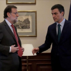 Rajoy y Sánchez, al inicio de la tensa reunión que mantuvieron el pasado 12 de febrero.