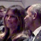 Momento en que Melania Trump sonríe tras intercambiar impresiones con Barack Obama durante el funeral de Barbara Bush.