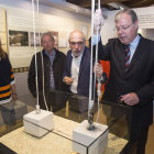 Margarita Torres, Marcelino Fernández, Victorino García Marcos y Antonio Silván, durante la apertura de la sala. FERNANDO OTERO