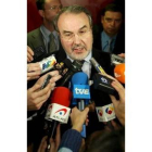 El comisario europeo Pedro Solbes, ayer, en declaraciones a la prensa