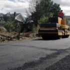 Obras de mejora en una carretera provincial.