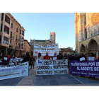 La plataforma contra la reforma de la ley del aborto retoma las protestas por las calles de León desde la plaza de Regla.