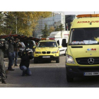 La ambulancia que ha trasladado a la médico cooperante española que podría haberse contagiado de ébola en Malí.