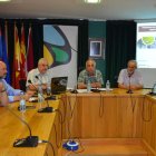 Imagen de la asamblea de Poeda celebrada ayer en Santa María del Páramo.