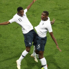 Dembelé celebra con Pogba
