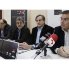 Miguel Ángel Fernández, José María González, Willy Meyer y Ángel González, durante la presentación d