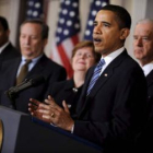 Obama pronuncia un discurso sobre el primer presupuesto de su mandato ayer, en la Casa Blanca