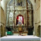 La talla de la Virgen del Mercado en el altar mayor de la iglesia.  BRUNO MORENO