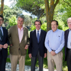 Mañueco, Posada, Aznar, Lucas y Herrera, durante su encuentro. FRANCISCO JAVIER DE LAS HERAS