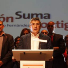Fernández, rodeado de candidatos socialistas, en la fiesta de presentación de Espacio Vías.
