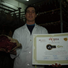 Pablo Ferrero, de Embutidos Ferju, empresa premiada por su cecina y chorizo.