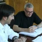 Gutiérrez y Perrault durante la reunión mantenida ayer en el consistorio