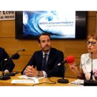 Juan Luis García Alejo, Pablo García Montañés y María Jesús Soto, ayer en el Club de Prensa de Diario de León. MARCIANO PÉREZ