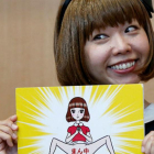 Megumi Igarashi muestra uno de sus dibujos