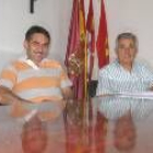Emilio Redondo y Virgilio Buiza, ayer, tras la firma del pacto en el Ayuntamiento de Sahagún