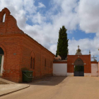 Imagen de los exteriores del cementerio de Valderas. MEDINA