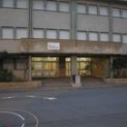 El colegio de primaria Gumersindo Azcárate, lugar en el que dos jóvenes agredieron al conserje