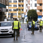 Militares controlan el tráfico en León durante la primera ola de la pandemia. MARCIANO PÉREZ