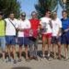 Los siete triatletas leoneses en Zamora antes de comenzar el Campeonato de España