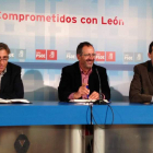 Palmiro Pérez, Joaquín Llamas y Miguel Ángel Fernández Cardo, ayer en rueda de prensa.