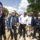 Miguel Ríos durante la inauguración de la senda. RAÚL SANCHIDRIÁN