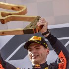 El holandés Max Verstappen celebra el triunfo en el Gran premio de Austria. SRDJAN SUKI