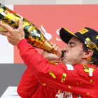 Fernando Alonso celebra su victoria en el Gran Premio de Alemania de F-1, este domingo.