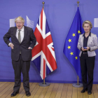 Boris Johnson y Ursula von der Leyen ayer, en Bruselas. OLIVIER HOSLET