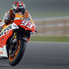 Márquez acelera en una recta durante la segunda jornada de entrenamientos en Doha.