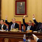 Imagen de la mesa presidencial del Pleno, ayer. MARCIANO PÉREZ