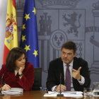 La vicepresidenta, Soraya Sáenz de Santamaría, y el ministro de Justicia, Rafael Catalá. javier lizón