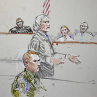El sargento Calvin Gibbs, sentado, junto a su abogado, en el juicio por la muerte de tres civiles en Afganistán, el pasado 31 de octubre.