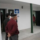 El nuevo consultorio médico de Toral de Merayo, en la foto su entrada, atenderá a 746 pacientes