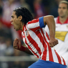 Falcao celebra el primer gol del Atlético ante el Sevilla.