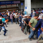 Cientos de migrantes centromareicanos a su paso por la ciudad de Queretaro Mexico.