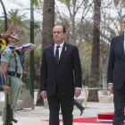 Hollande y Rajoy a su llegada a la cumbre bilateral celebrada en Málaga. CARLOS DÍAZ