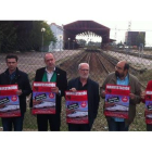 Los representantes de la plataforma contra los recortes del tren presentaron ayer la marcha.
