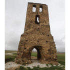Torre de Fresno de la Valduerna que está siendo restaurada. RAMIRO