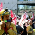 Cerca de doscientos trabajadores se manifestaron a las puertas de la Consejería de Medio Ambiente