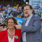 El presidente del PP, Mariano Rajoy, y la exalcaldesa Rita Barberá en un mitin de las pasadas municipales.