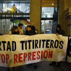 Una de las concentraciones convocadas en Madrid para pedir la retirada de los cargos a los dos titiriteros detenidos.