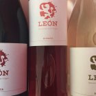 Los vinos rosados, tintos y blancos de la DO León estarán mañana en el Salón de los Grandes Vinos. DL