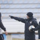 Javier Cabello dirige la sesión de entrenamiento.