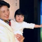La princesa Masako, cuando aún sonreía, posa con su única hija, Aiko