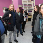 Fernández y Marcello, ayer con simpatizantes en Ponferrada. L. D. M.